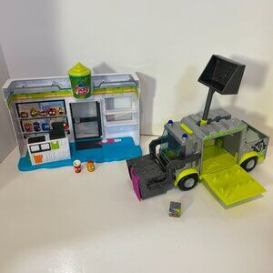 The Grossery Gang Muck Chuck Garbage Truck + Yucky Mart W Checkout Playset